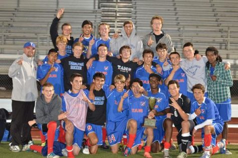 Boys varsity soccer wins Bay City Invitational