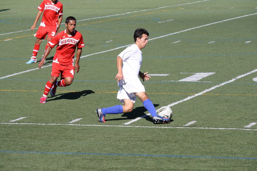 GALLERY%3A+Boys+varsity+soccer+defeats+Montgomery+4-0