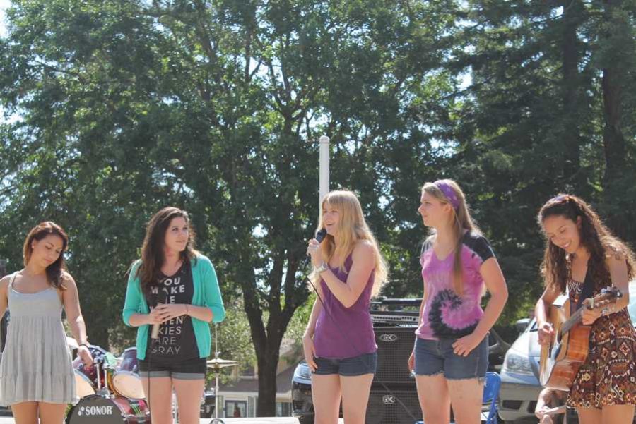 PITCH PERFECT: (From left) Junior Ali Demers, senior (and Tam News Reporter) Maddie Elias, and junior Chelsey Meyers sing “Hallelujah” by Leonard Cohen at the Spring Showcase Rally.                     