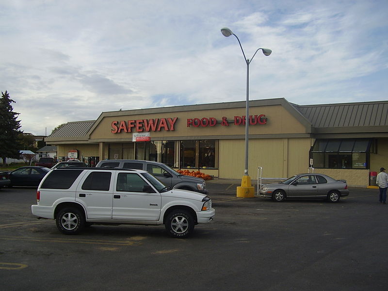 Brief: Safeway Limits Parking for Students