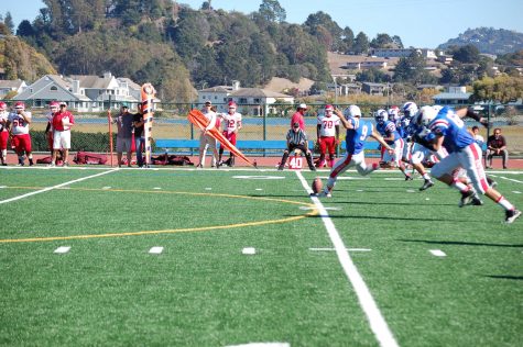 Varsity Football Team Beats San Rafael, Seniors Reflect on Season