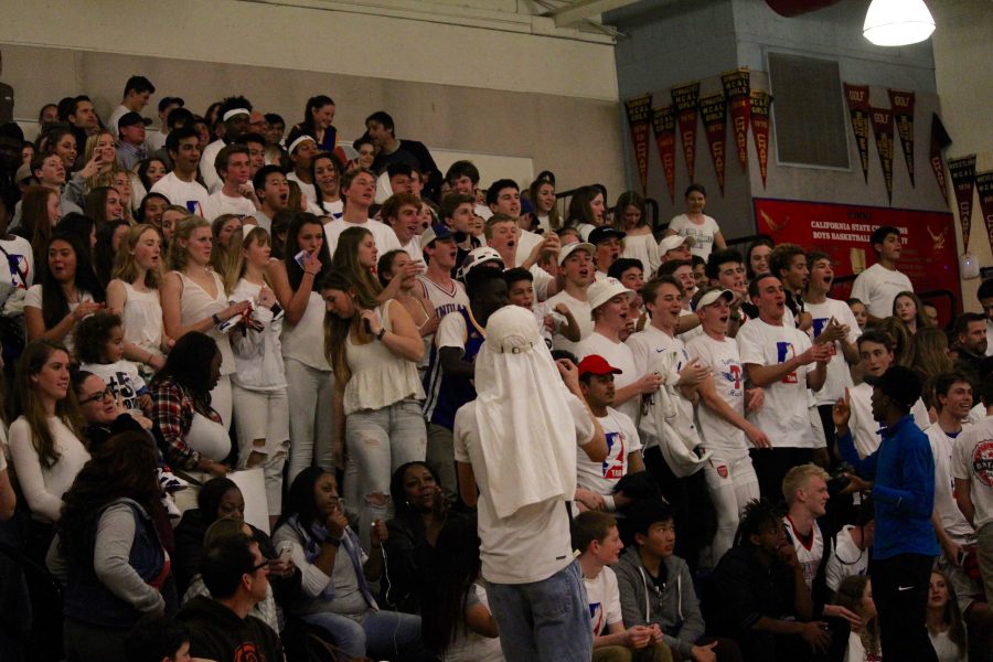 Boys+Varsity+Basketball+Team+Loses+to+Redwood+at+Home+White+Out+Game