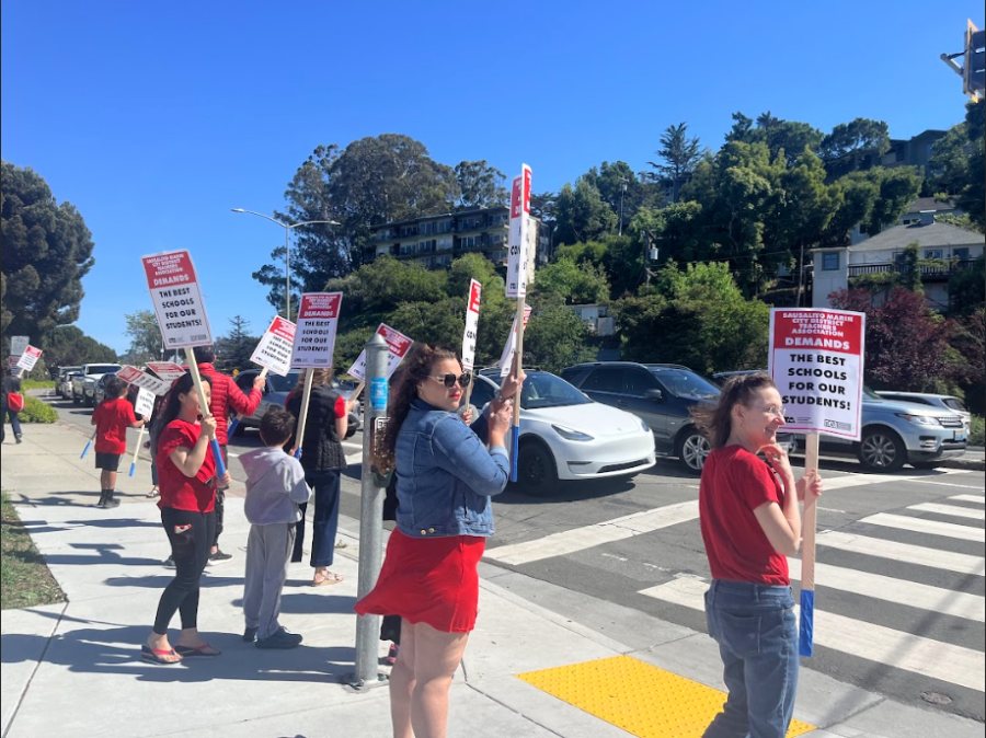 Sausalito+Marin+City+School+District+teachers+offered+insubstantial+pay+increase+for+2022%2F23%2C+union+protests